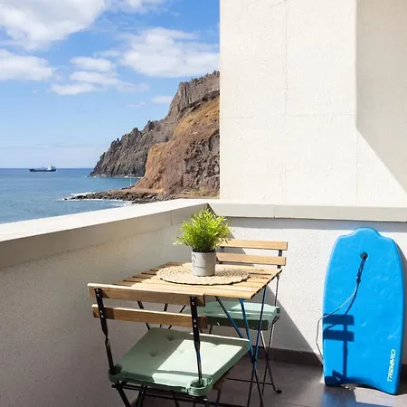Home2Book Beach Front Sunny Paradise *