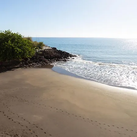 Home2Book Beach Front Sunny Paradise Apartment *
